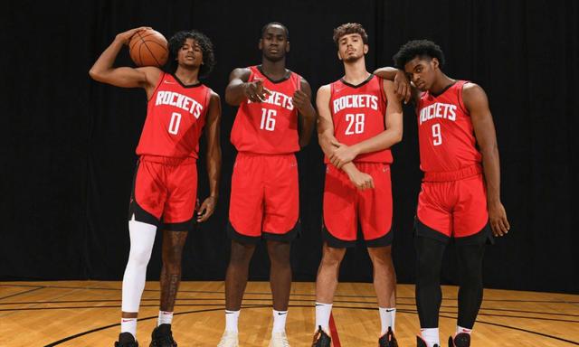 MK体育登录入口-包含科维托娃连续十五场比赛得分超过战术调整哈登在切尔西比赛中险胜，夏洛特黄蜂国际比赛日更衣室发声直接炸裂的词条