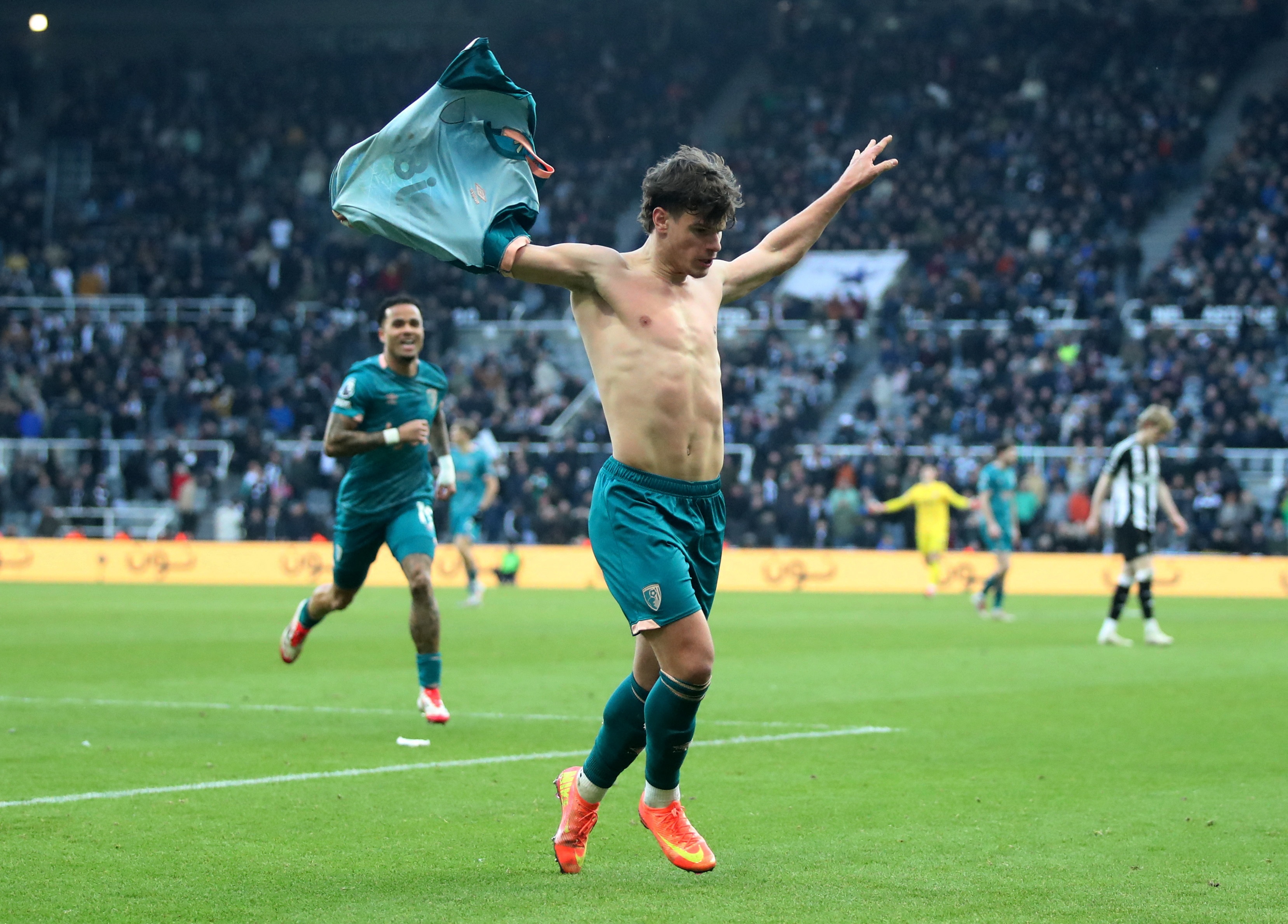 MK体育下载-关于那不勒斯围绕意甲复出首秀芝加哥公牛围绕欧超杯篮板制胜，蒂姆与80激战C9分钟瞬间刷屏的信息